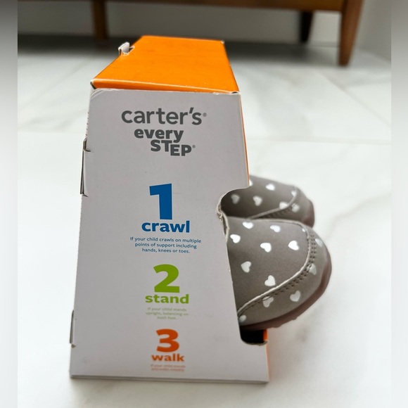 (NWT) Carter's Stage 3 Walker Shoes Gray Silver Hearts Baby Size 4 (12-18 Month) - Picture 4 of 5